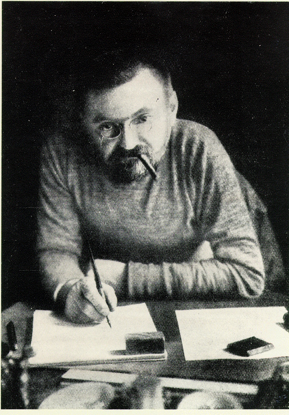Nhà khoa học người Mỹ Charles P. Steinmetz (1865 - 1923) gây xôn xao dư luận khi đưa ra lời "tiên tri" đáng chú ý về năm 2023. Theo ông, năng lượng điện sẽ tạo ra một cuộc cách mạng, nơi con người được giải phóng gần như hoàn toàn bởi lao động vào năm 2023.