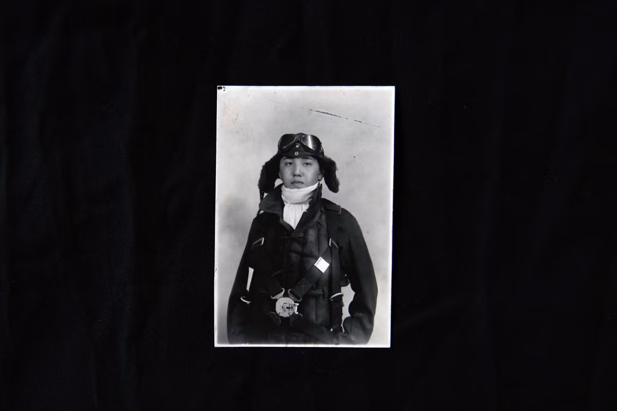 Những nam giới Nhật Bản quyết định trở thành phi công cảm tử Thần Phong xuất phát từ lòng yêu nước, tinh thần xả thân và sẵn sàng hy sinh vì Tổ quốc. Phần lớn mọi người đều không nói với gia đình rằng họ đã gia nhập đội ngũ các phi công ném bom cảm tử.