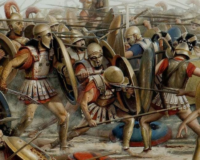 Dù có lực lượng ít hơn nhưng Thebes có một "đội thần binh". Đó là đội quân gồm 300 chiến binh đều là người đồng tính. Họ là những nam giới to cao, vạm vỡ, giỏi chiến đấu, cưỡi ngựa bắn cung, thậm chí giỏi thơ ca, khiêu vũ.