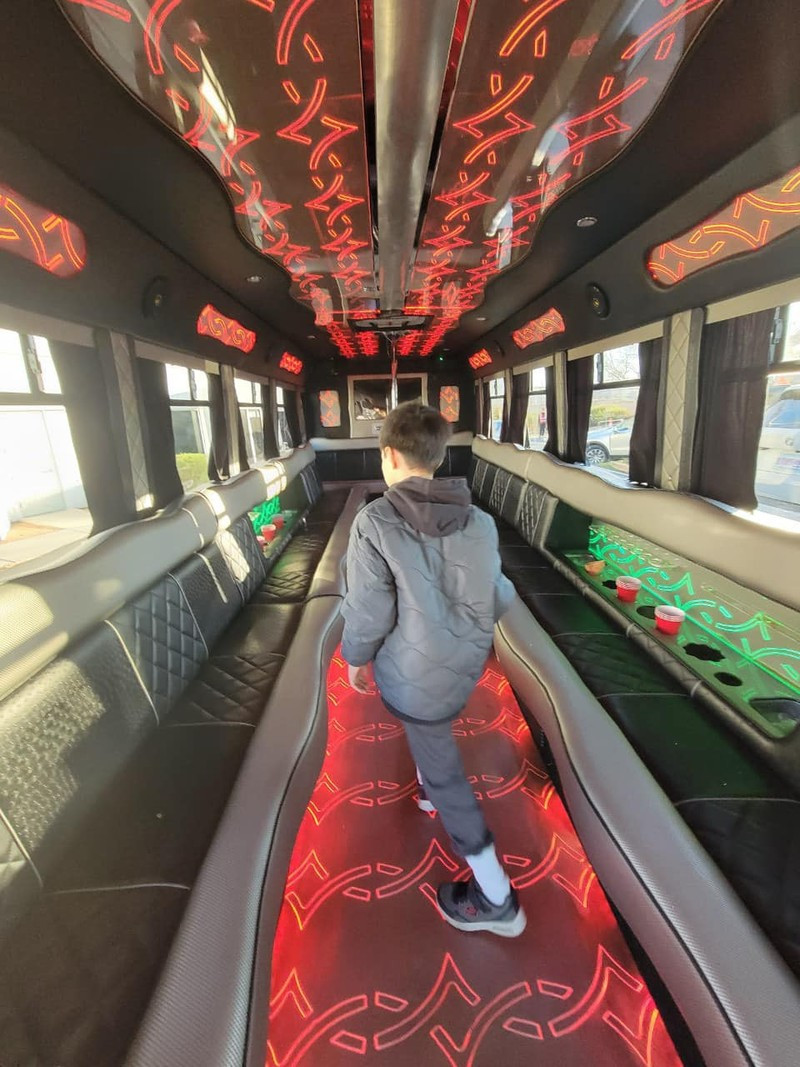 Con dâu tỷ phú Hoàng Kiều về ăn Tết bằng máy bay riêng - Hình 2 Con dau ty phu Hoang Kieu ve an Tet bang may bay rieng-Hinh-2