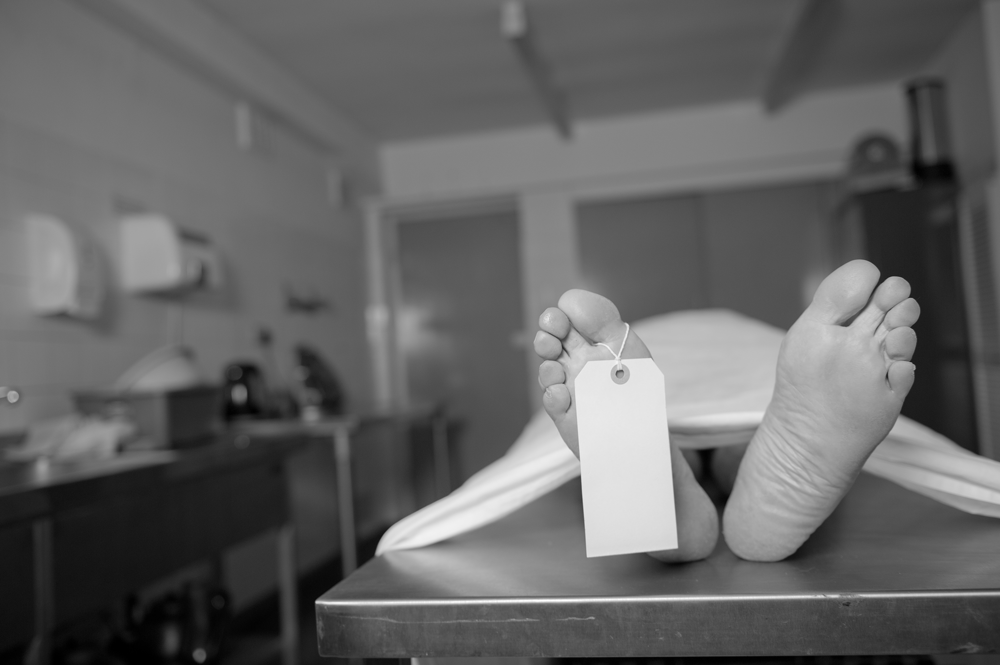 Các công tố viên khẳng định nguyên nhân tử vong không liên quan đến sự việc nữ bệnh nhân lớn tuổi chết đi sống lại trước đó.