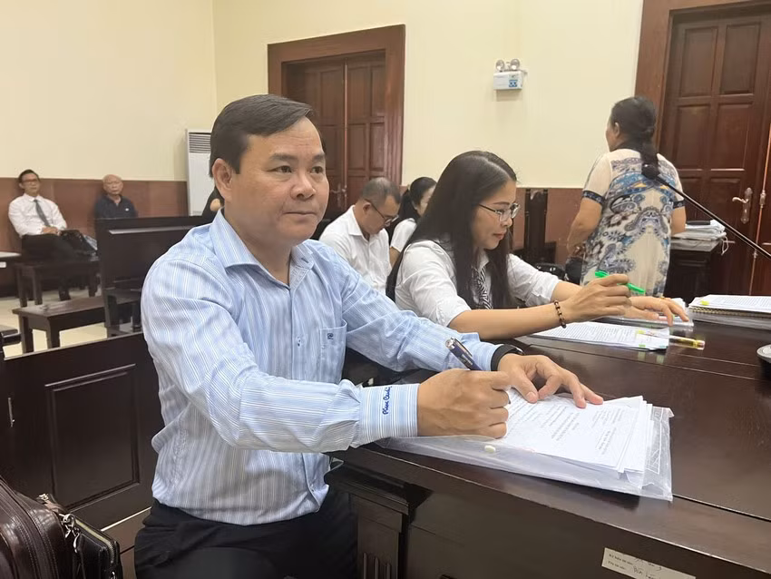 Vu doi tien hua thuong: Luat gia duoc nhan hon 113 ti dong