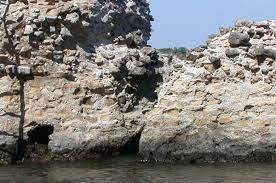 Các chuyên gia cho rằng, người La Mã có thể đã lấy ý tưởng tạo ra loại bê tông đó khi nhìn thấy kết cấu tương tự nằm rải rác quanh khu vực núi lửa.