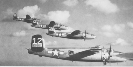 Điều khó tin là hai phi đội không phát hiện sự hiện diện của nhau cho tới khi bắt đầu ném bom. May mắn là không có máy bay nào của phi đội Mỹ bay ở độ cao thấp hơn bị trúng bom của đồng đội.