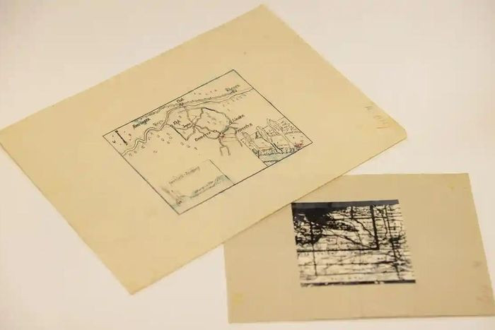 Theo Cơ quan Lưu trữ Quốc gia Hà Lan, binh sĩ Đức quốc xã đã cất giấu 4 chiếc hộp lớn chứa đầy kim cương, hồng ngọc, vàng, bạc và tất cả các loại trang sức mà họ lấy được sau vụ nổ tại một ngân hàng vào tháng 8/1944.