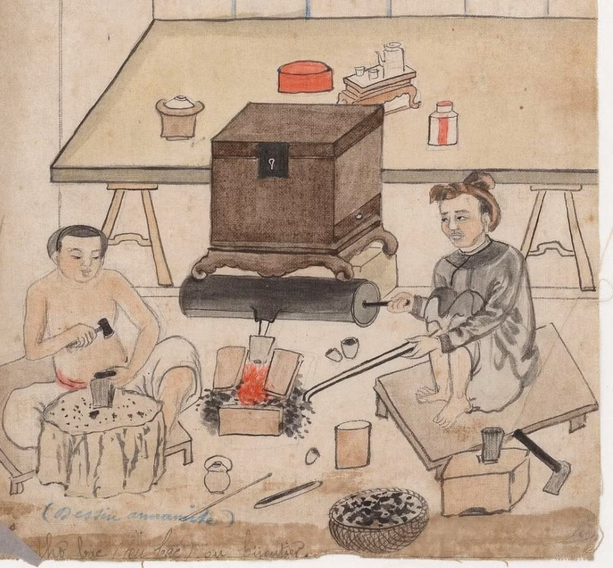 Hai thợ kim hoàn làm việc chăm chỉ để cho ra các sản phẩm phục vụ nhu cầu sinh hoạt, sản xuất nông nghiệp của người dân.