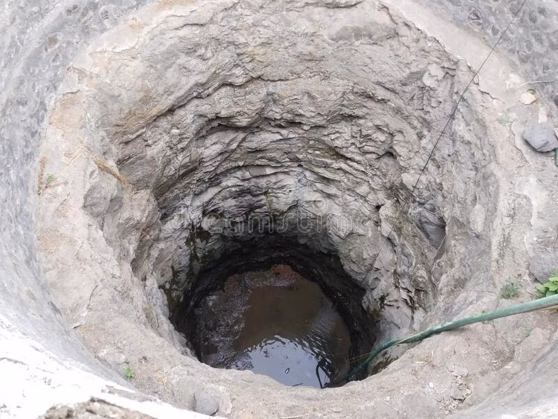 Vào tháng 3/2019, dư luận thế giới rúng động trước thông tin Nadeem Khan - cậu bé 18 tháng tuổi ở Ấn Độ rơi xuống giếng khoan sâu 18m khi đang chơi cùng những đứa trẻ khác.