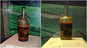 Trong hơn 1.700 năm qua, chất lỏng bên trong chai có thể đã mất đi các đặc điểm của rượu và trở thành "một hỗn hợp chất lỏng kỳ lạ".