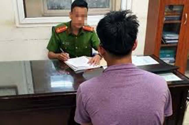 Ngày Tết, các trinh sát đã gặp muôn vàn khó khăn khi tiếp xúc người dân để thu thập thông tin. Số đối tượng được rà soát đều có chứng cứ ngoại phạm. Theo người thân trong gia đình và dân địa phương thì bà L. sống hiền lành, chưa từng to tiếng, khúc mắc với ai, cũng chẳng buôn bán gì nên không có mâu thuẫn về mặt tiền bạc, nợ nần. Công an Thái Bình đã lên danh sách hàng trăm đối tượng cộm cán, nghiện ma tuý, tiền án, tiền sự trên địa bàn. Sau khi nghiên cứu di biến động của từng người. Công an khoanh vùng được 2 người. Đầu tiên là người đàn ông tên H. vốn có tiền án về tội trộm cắp tài sản. H. được mời lên cơ quan điều tra để làm việc. (Ảnh minh họa, nguồn internet) 