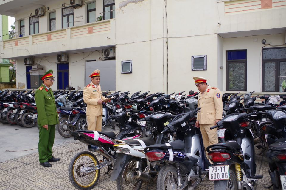 Hà Nam: Xử lý trên 150 trường hợp thanh thiếu niên lạng lách. đánh võng Ha Nam: Xu ly tren 150 truong hop thanh thieu nien lang lach. danh vong