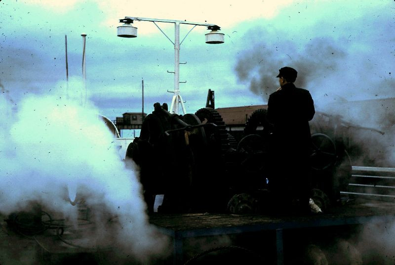 Trên một chuyến phà ở Hokkaido, miền Bắc Nhật Bản. Ảnh: Leonora (Ellie) Enking Flickr.