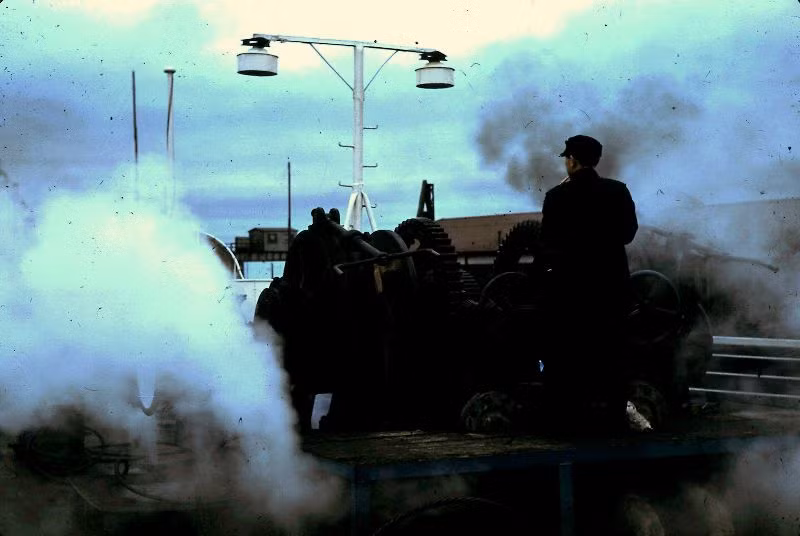 Trên một chuyến phà ở Hokkaido, miền Bắc Nhật Bản. Ảnh: Leonora (Ellie) Enking Flickr.