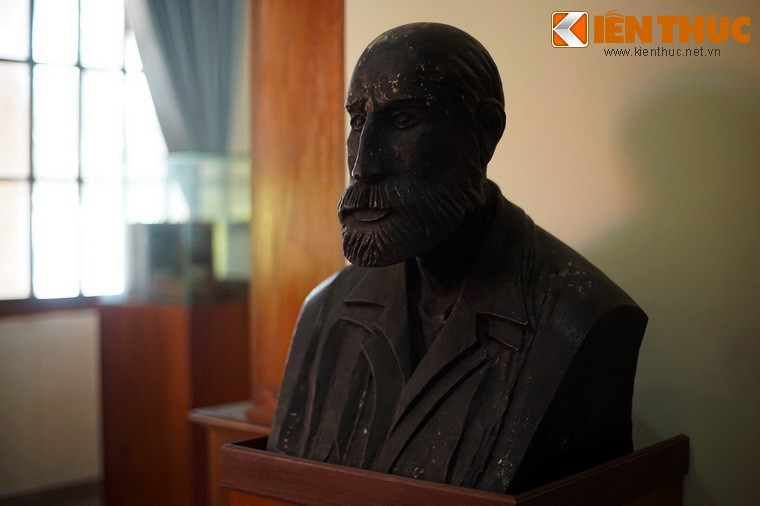 Ngược dòng lịch sử, tháng 7/1891, chàng thanh niên người Pháp 28 tuổi Alexandre Yersin đặt bước chân đầu tiên lên bờ biển Nha Trang.