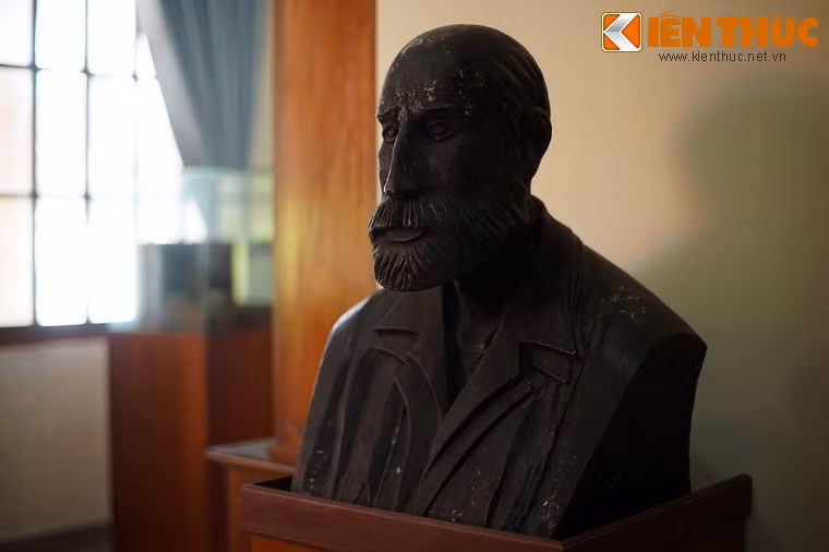 Ngược dòng lịch sử, tháng 7/1891, chàng thanh niên người Pháp 28 tuổi Alexandre Yersin đặt bước chân đầu tiên lên bờ biển Nha Trang.