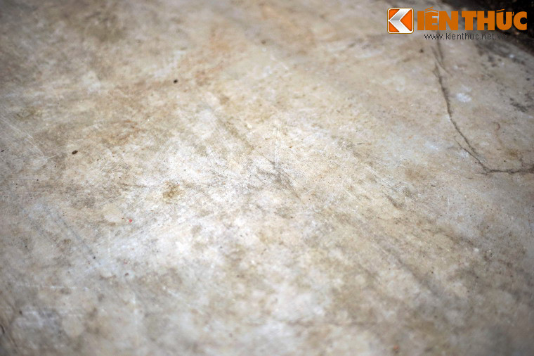 Có thể nói, hòn đá chém của chùa Thập Tháp giống như một biểu tượng của sự ai oán, thù hận trong một thời kỳ lịch sử loạn lạc mà con người thời nay muốn hóa giải.