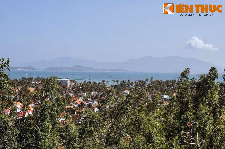 Bon vinh bien noi tieng the gioi phai ghe tham o Viet Nam