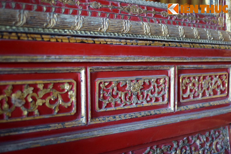Các mô típ trang trí đậm chất cung đình Huế.