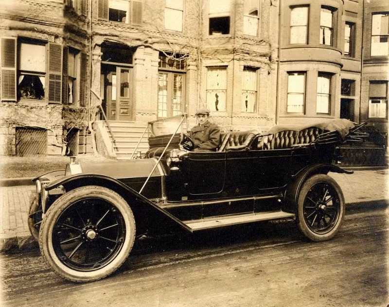 Chiếc xe 1912 Pierce Arrow Model 36. Ảnh: Vintag.