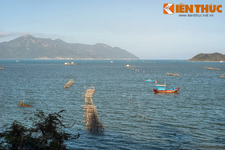 Một số hình ảnh khác về vịnh Nha Phu.