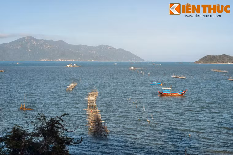 Một số hình ảnh khác về vịnh Nha Phu.