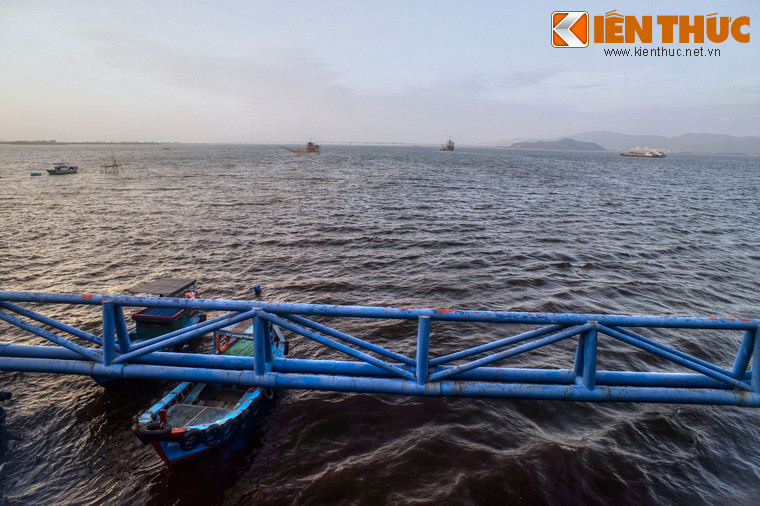 Dưới triều Nguyễn, đầm Thị Nại liên tục được củng cố bằng các đồn lũy. Đến năm 1885, thực dân Pháp đã đổ quân chiếm Thị Nại. Sau đó, những cơ sở quân sự của nhà Nguyễn bị bỏ hoang... Trong chiến tranh Việt Nam, bờ đầm trở thành nơi đồn trú của một số đơn vị quân đội Mỹ.