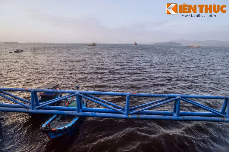 Dưới triều Nguyễn, đầm Thị Nại liên tục được củng cố bằng các đồn lũy. Đến năm 1885, thực dân Pháp đã đổ quân chiếm Thị Nại. Sau đó, những cơ sở quân sự của nhà Nguyễn bị bỏ hoang... Trong chiến tranh Việt Nam, bờ đầm trở thành nơi đồn trú của một số đơn vị quân đội Mỹ.