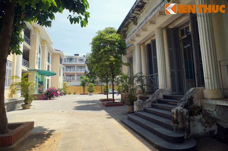 Phản ứng lại bài diễn văn của cụ Huỳnh Thúc Kháng, Khâm sứ Jabouille tỏ ra không hài lòng và bác bỏ toàn bộ những lời công kích của Viện trưởng Viện Dân biểu. Ngày 2/10/1928, cụ Huỳnh Thúc Kháng đưa đơn từ chức Viện trưởng.