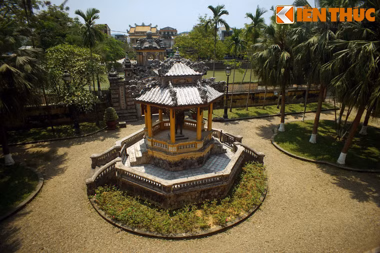 Nguyên tại vị trí này từ năm Thành Thái 14 (1902), Phụng Hóa Công Nguyễn Phúc Bửu Đảo (tức vua Khải Định sau này) đã lập phủ riêng, đặt tên là phủ An Định.