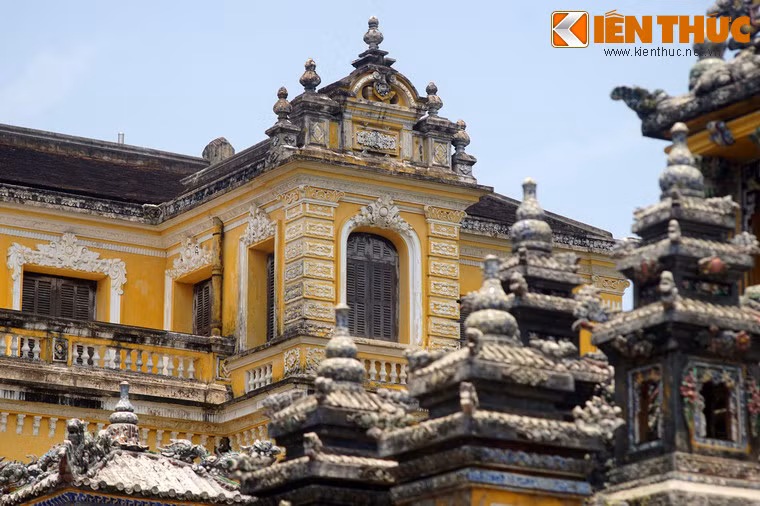 Từ ngày 28/2/1922, cung An Định trở thành tiềm để của Đông Cung Thái tử Vĩnh Thụy (vua Bảo Đại sau này). Sau Cách mạng tháng Tám 1945, gia đình cựu hoàng Bảo Đại đã chuyển từ Hoàng cung qua sống tại cung An Định.