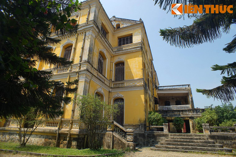 Cùng với các công trình kiến trúc khác thời Khải Định như lăng Khải Định, lầu Kiến Trung, cửa Hiển Nhơn... cung An Định được xem là một đại diện tiêu biểu của phong cách kiến trúc Việt Nam trong giai đoạn tân - cổ điển (Néo - Classique).