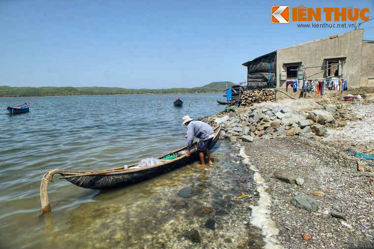 Mỗi năm, đến mồng 7 tháng Giêng lễ hội cầu ngư lại được tổ chức ở đầm Ô Loan. Đây là một lễ hội lớn thu hút rất nhiều du khách tìm về.