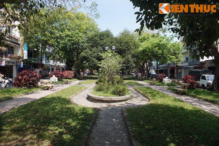 Những năm tháng học tập ở trường Tiểu học Pháp - Việt Đông Ba và trường Quốc Học Huế sau này đã đặt nền móng cho sự nhận thức chính trị, để từ đó Nguyễn Tất Thành quyết định ra đi tìm đường cứu nước.