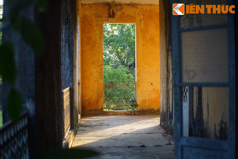 Đến thời điểm hiện tại, một phần khuôn viên Phủ nội vụ đã được sử dụng làm nơi trưng bày và bán các sản phẩm du lịch của xứ Huế, nhưng tòa nhà chính vẫn bị bỏ hoang.