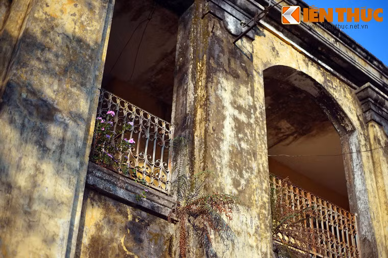 Từ năm 1957, khu vực Phủ Nội vụ trở thành trường cao đẳng Mỹ thuật Huế, đến năm 1996 là trường Đại học Nghệ thuật Huế.