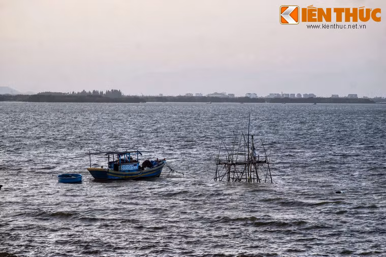 Trong chiến tranh Tây Sơn-Chúa Nguyễn, đầm Thị Nại lại nhiều lần trở thành chiến trường khốc liệt. Cuộc chiến lớn nhất diễn ra tại đây năm 1801, khi chúa Nguyễn Ánh cho đại binh ra đánh tan quân Tây Sơn đóng giữ ở cửa đầm .