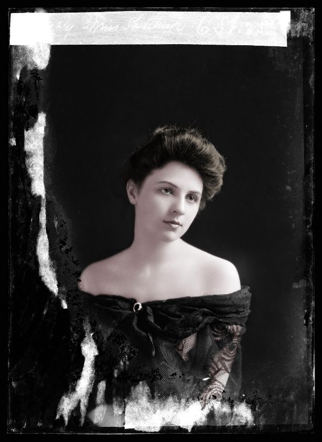 Vẻ đẹp bí ẩn của nàng Shattuck. Ảnh: Rob van den Berg.