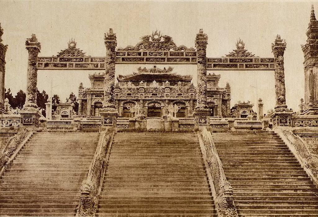 Lăng vua Khải Định. Ảnh: Gallica.bnf.fr.