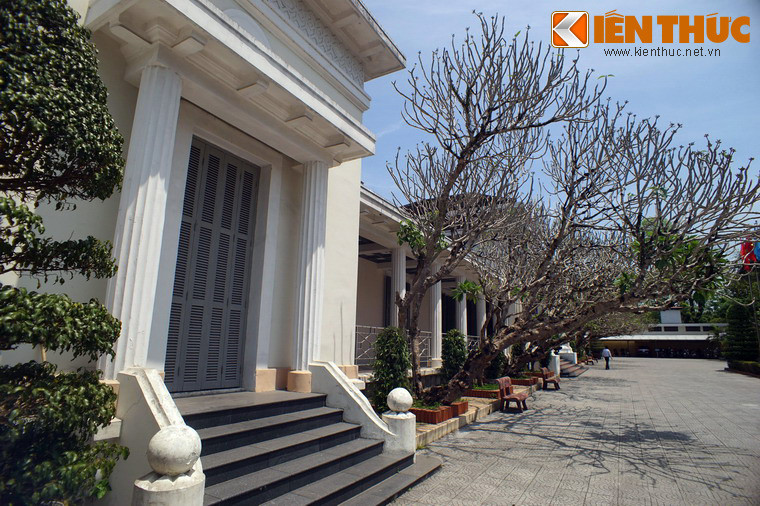 Không bao lâu sau đó, D'Elloy về Pháp. Toàn quyền Đông Dượng Pasquier phải tìm cách xoa dịu sự bất bình của Viện dân biểu.