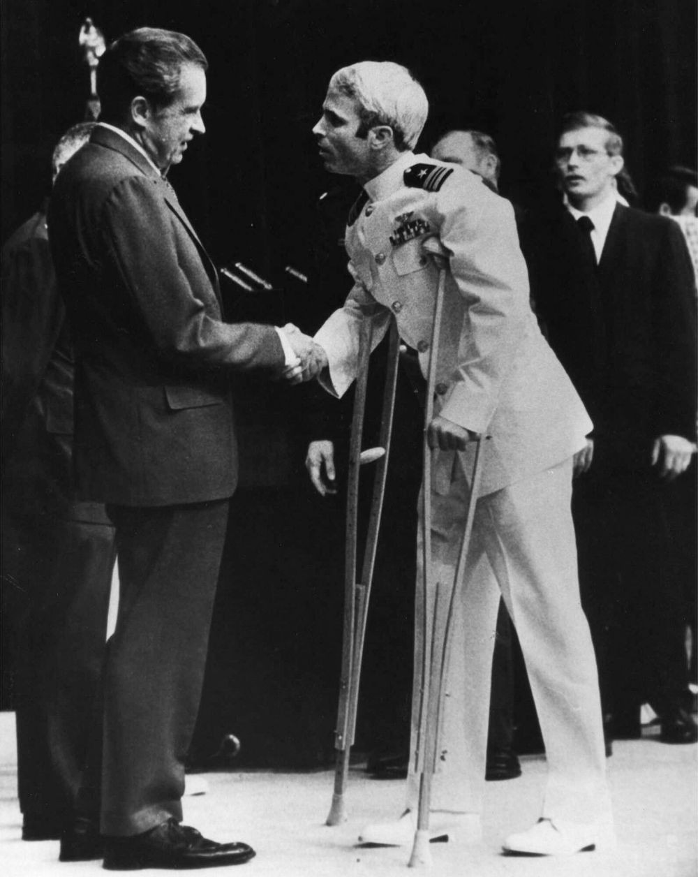 John McCain gặp Tổng thống Mỹ Richard Nixon ở Washington DC, ngày 24/5/1973. Ảnh: Vintag.