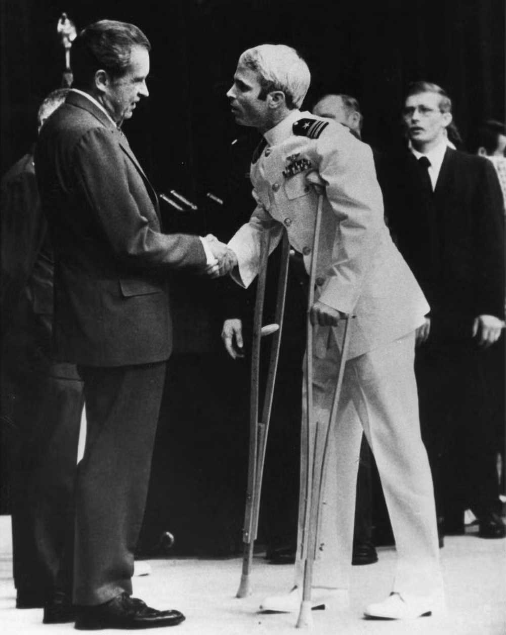 John McCain gặp Tổng thống Mỹ Richard Nixon ở Washington DC, ngày 24/5/1973. Ảnh: Vintag.