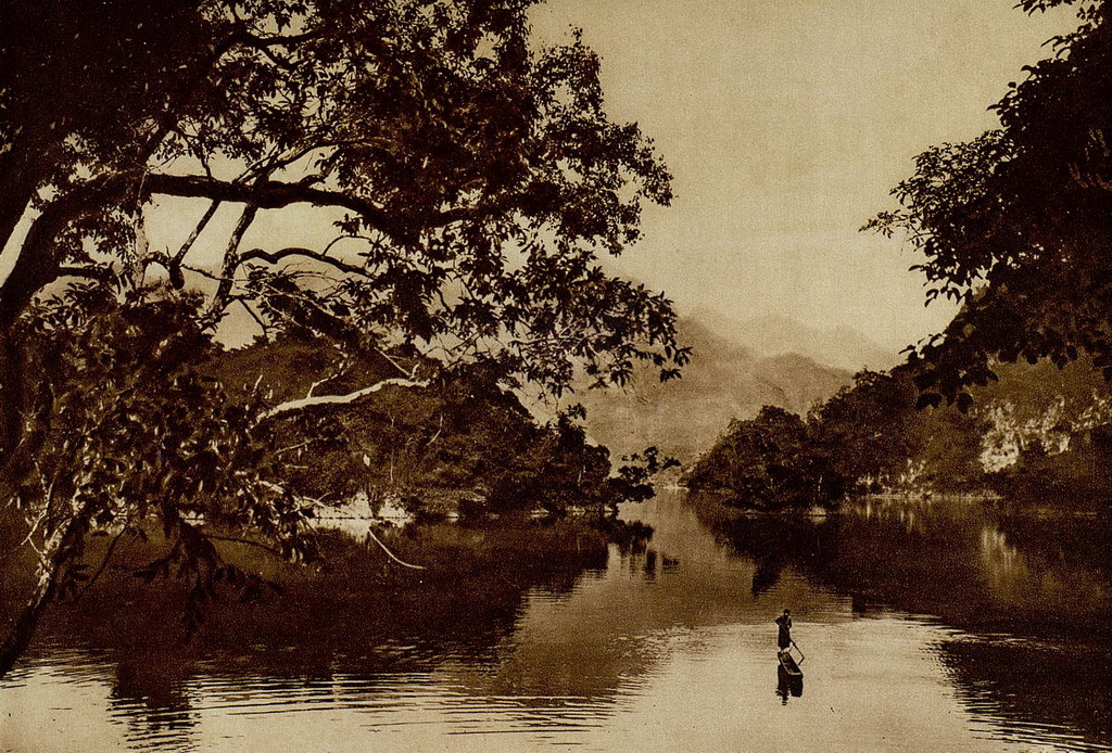 Hồ Ba Bể ở Bắc Kạn. Ảnh: Gallica.bnf.fr.
