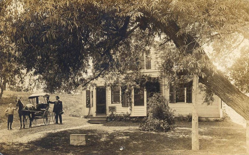 Một ngôi nhà gỗ điển hình ở vùng nông thôn Canada. Ảnh: Gt_hawk63.