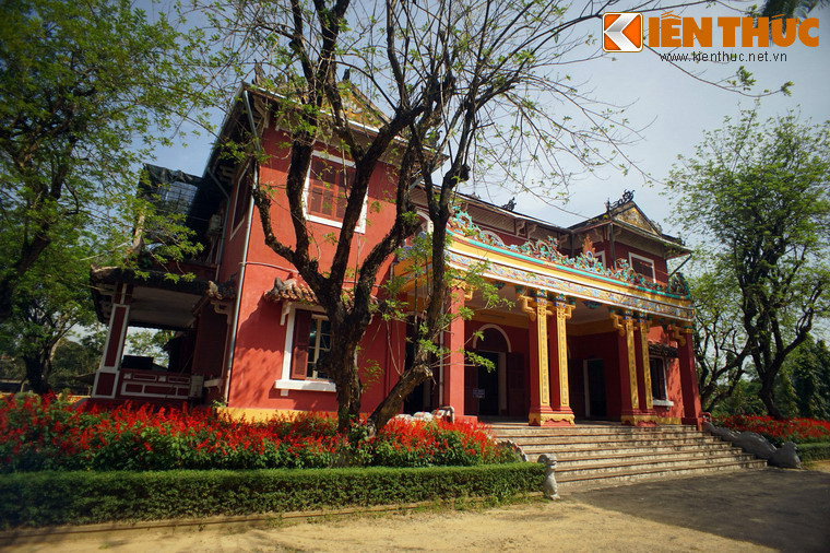 Tòa nhà này là nơi hội họp mỗi tuần hai lần của Hội đồng Thượng thư Nam triều dưới sự chủ tọa của viên Khâm sứ Pháp để thảo luận về "những vấn đề chung".