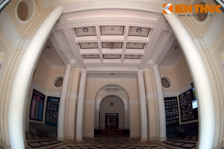 Năm 1933, vua Bảo Đại nới rộng thành phần đại diện qua chỉ dụ 45, theo đó Viện Dân biểu Trung Kỳ phải bao gồm đại diện của ba khối tầng lớp: 1- Dân đinh không phải là thương gia. 2 - Thương gia có đóng thuế môn bài. 3 - Dân đinh các dân tộc thiểu số.