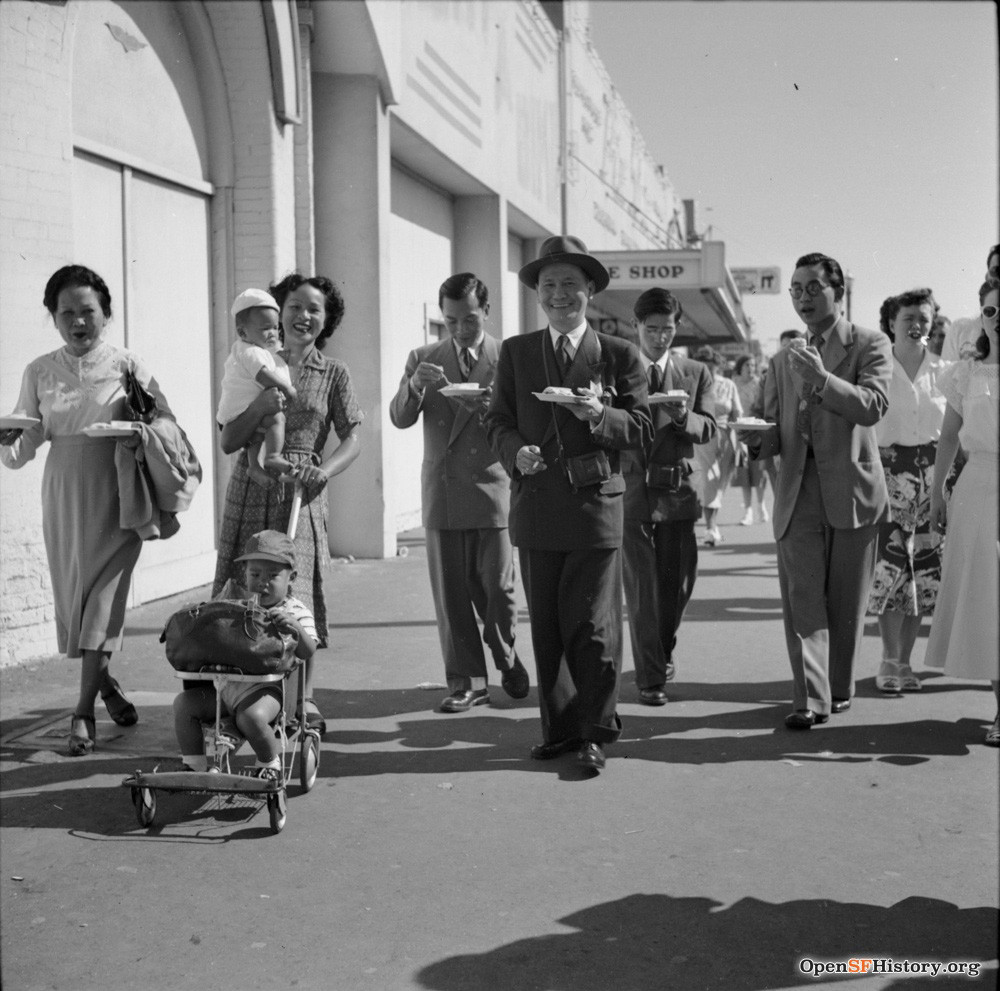 Trong đoàn có cả hai trẻ em. Ảnh: Opensfhistory.org.