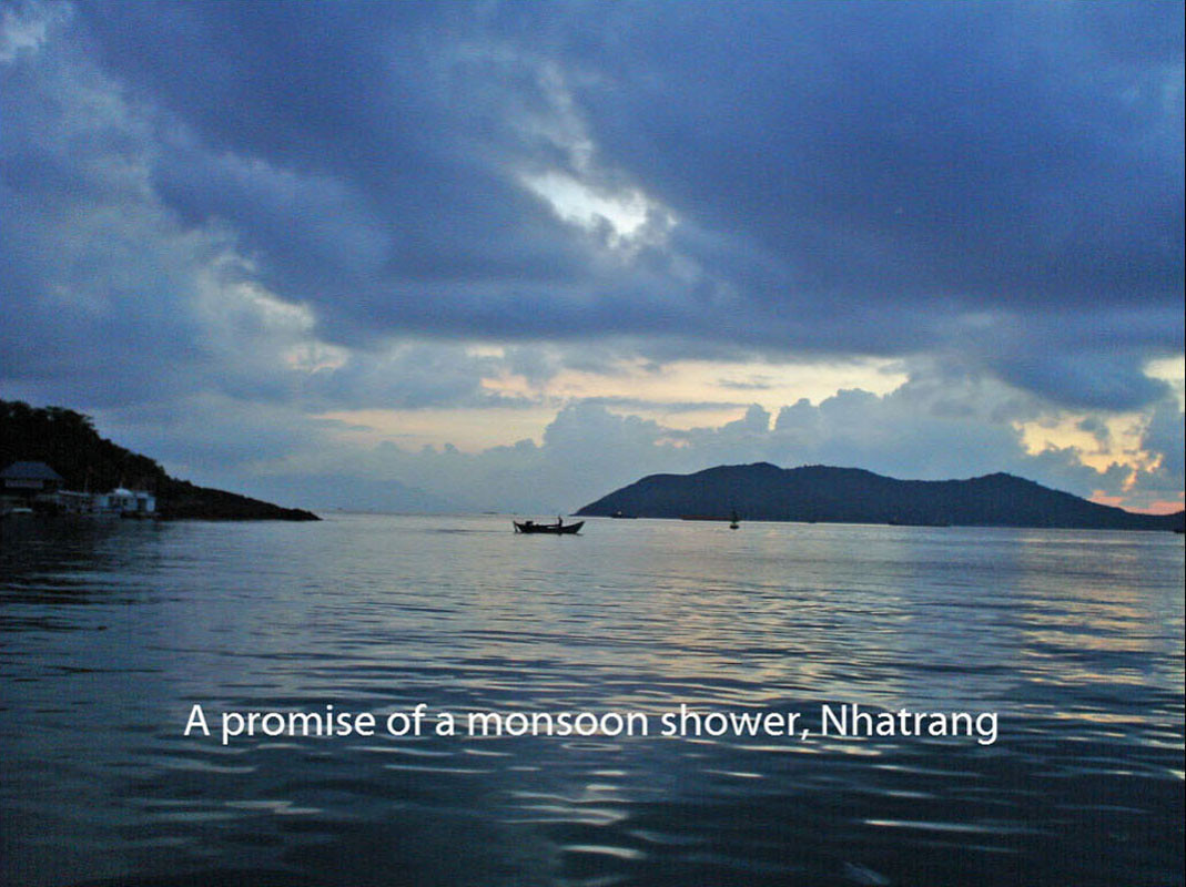 Cửa sông Cái ở Nha Trang khi nước triều lên. Ảnh: Cometosea.us.