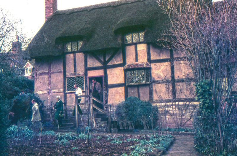Ngôi nhà của nữ diễn viên Anne Hathaway ở Stratford-upon-Avon, Anh, tháng 1/1977. Ảnh: Raúl Alejandro Rodríguez Flickr.