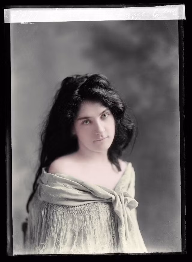 Sự quyến rũ đầy hoang dại của nàng Ethel Ingham. Ảnh: Rob van den Berg.