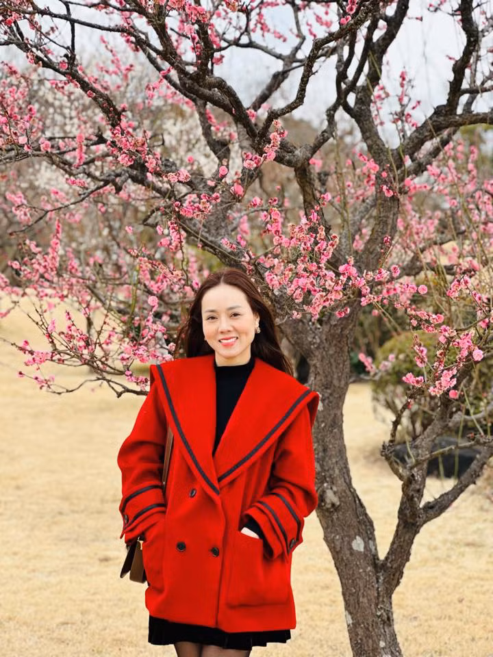 "Tôi cũng không dám kêu gọi từng người một hãy ôm lấy tôi và anh Lý. Nhưng tôi xin, nếu đã từng quen biết, nếu đã từng gọi anh Lý là hai tiếng "Đại Ca", nếu đã từng đặt chân đến gia đình nhà tôi thì xin đừng chà đạp đến gia đình tôi!", Ngọc Hà nhắn nhủ đến "người quen biết".