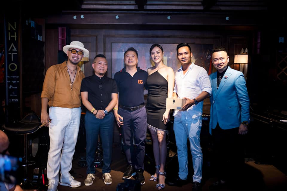 Gần đây, Phương Oanh - Shark Bình thoải mái xuất hiện bên nhau.